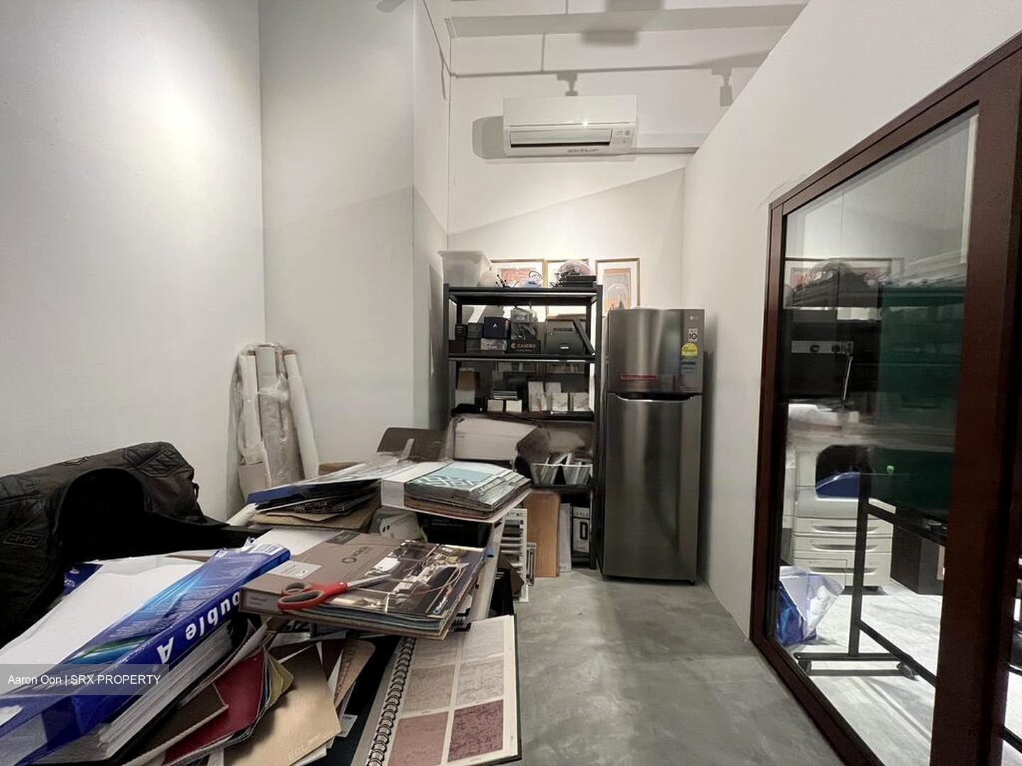 Redhill Forum (D3), Factory #464483081